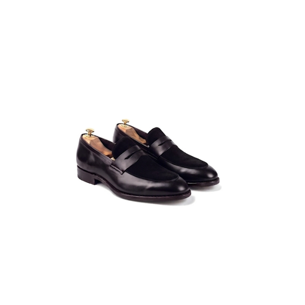 BLACK SHOES MODEL 746